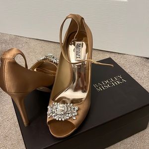 Badgley Mischka satin brown heels size 10